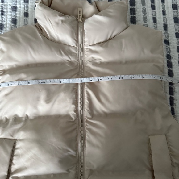 Zara Beige Puffer Vest - Picture 5 of 8
